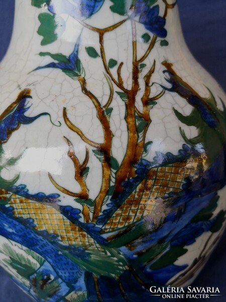 DT/393 – Kézi festésű, nagyméretű, feltehetően Jingdezhenben készült keleti váza