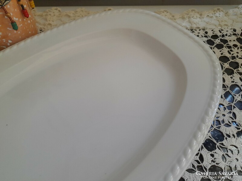 White large oval roasting dish