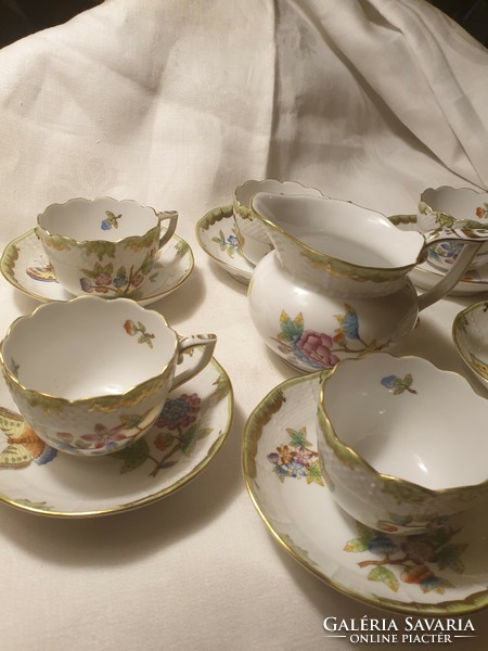 Coffee set with Victorian pattern from Herend
