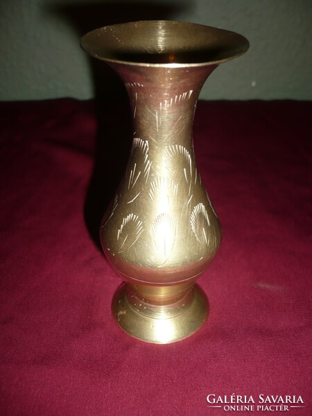 Réz kis váza, 10,5 cm.-s indiai kézműves réz dísztárgy