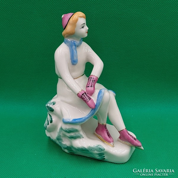 Retro  Polonne porcelán  korcsolyázó lány figura