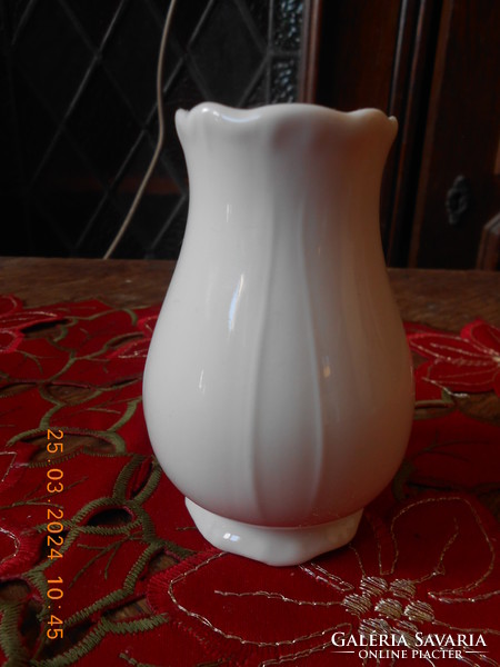 Zsolnay baroque, white small vase, 8.5 cm