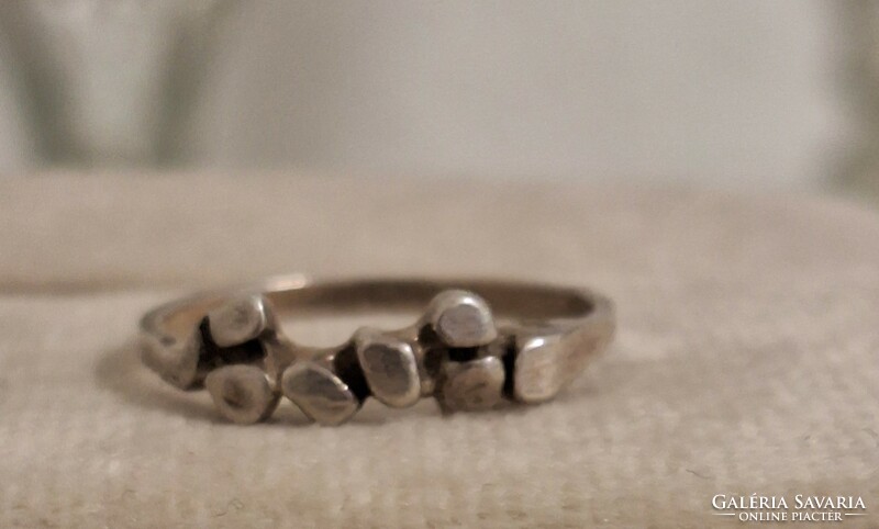 925- Silver rings are also excellent as gifts!