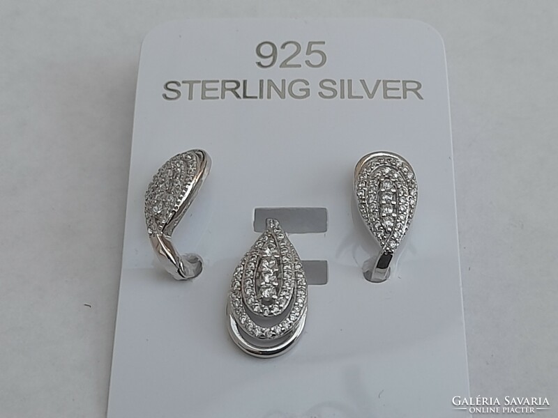 HUF 1 never worn 925 sterling silver earrings and pendant set