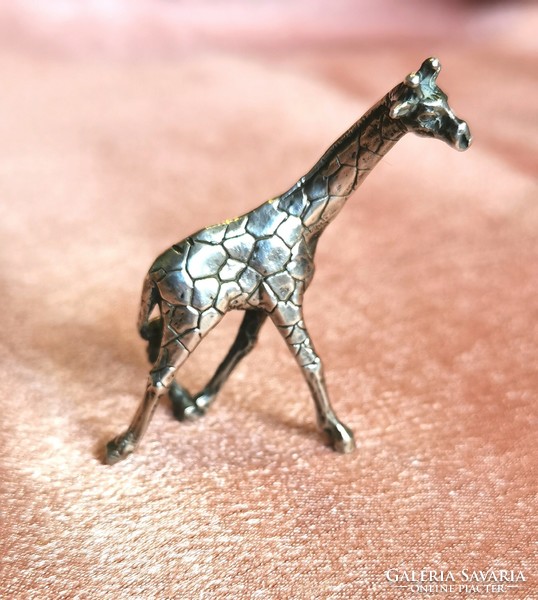 Ezüst miniatűr zsiráf