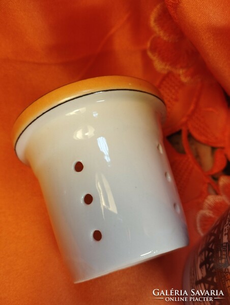 Kínai teás csésze szűrővel és tetővel