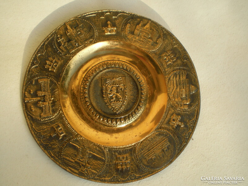 Budapest! Poured! ! Brass 772 grams, 18.2 cm diameter, wall-mounted plate.