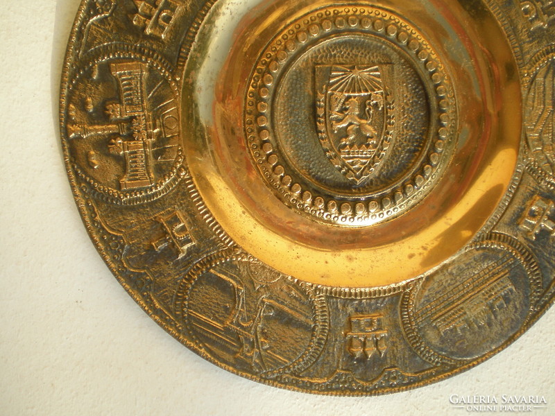 Budapest! Poured! ! Brass 772 grams, 18.2 cm diameter, wall-mounted plate.