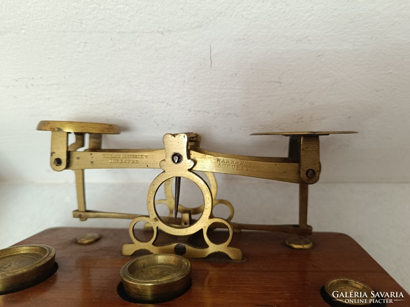 Antique mail scale with weights, portable postal device in its original box 913 8489