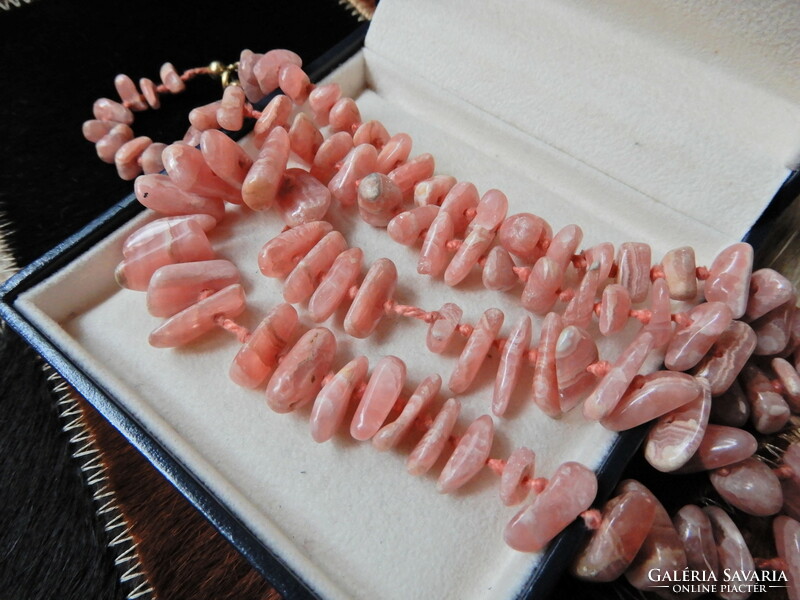 Old long rhodochrosite mineral necklace with gold-plated clasp﻿