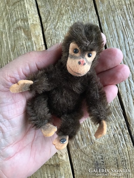 Old miniature steiff monkey, marked.