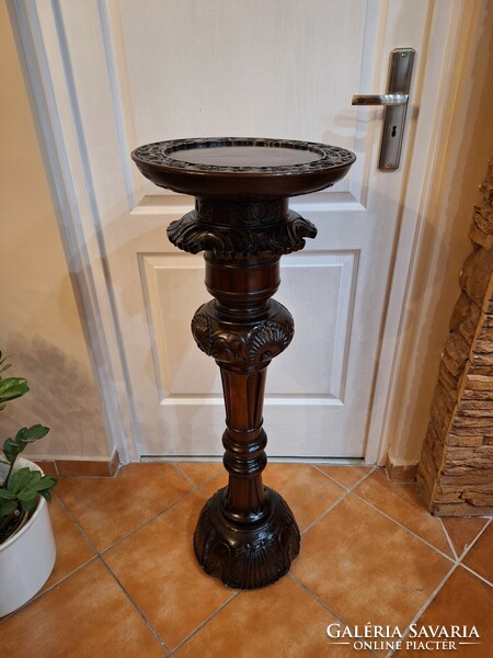 Baroque pedestal statue holder