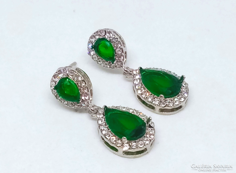 Casual sterling silver earrings with faceted emerald green and clear cz crystals 401