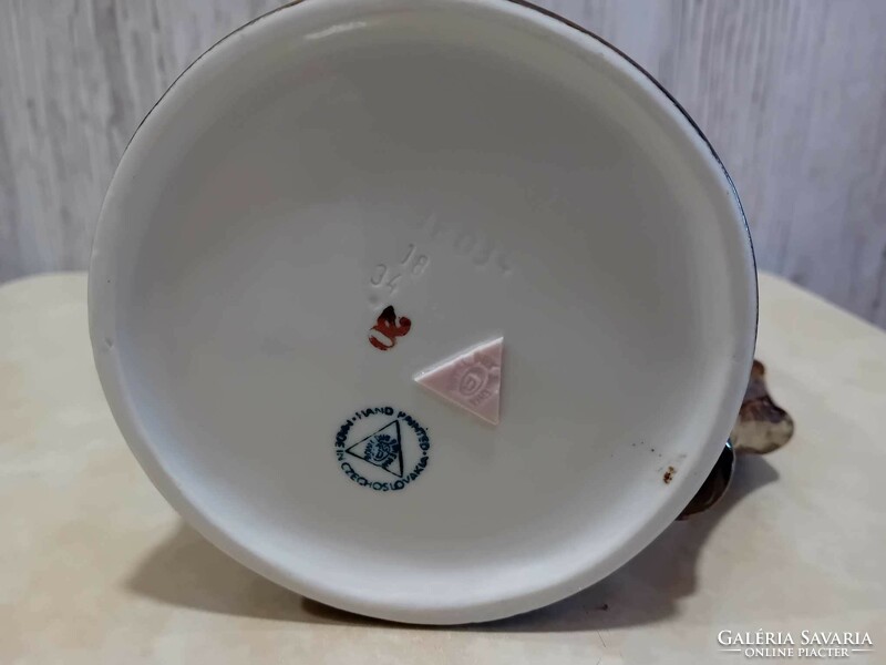 Royal Dux csehszlovák porcelán áttört peremű vadász söröskorsó, csalikorsó