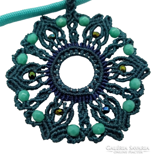 Blue-green macrame necklace with polished pearls