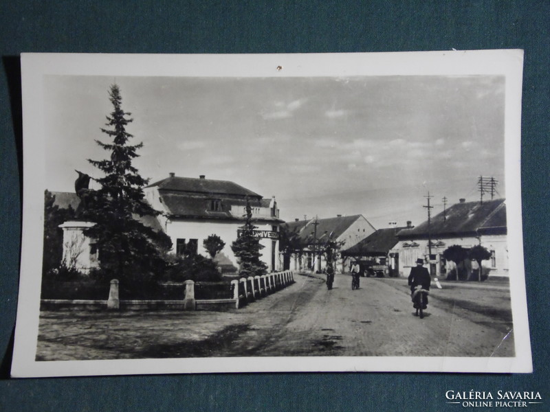 Képeslap, Tolna, Utca részlet a Hősi emlékművel,Szövetkezeti üzlet,bolt,áruház, 1950