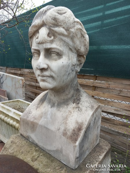 Antique marble bust