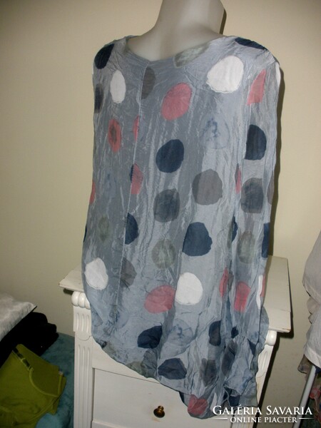 Top light blue with silk content, speckled