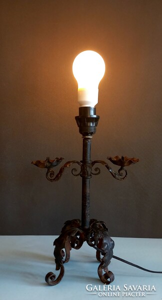Hatalmas kovácsoltvas asztali lámpa antik ALKUDHATÓ design