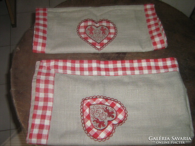 Wonderful Bavarian Style Red White Plaid Heart Applique Pattern Putto Angelic Tablecloth Set