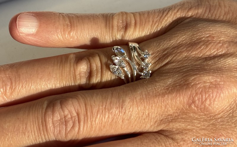54-és Nagyon szép Sok Köves Ezüst gyűrű! 2.9 gramm Személyesen és postán egyaránt!