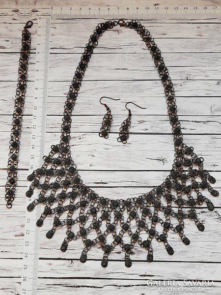 Retro metal collar, necklace, earrings, bracelet