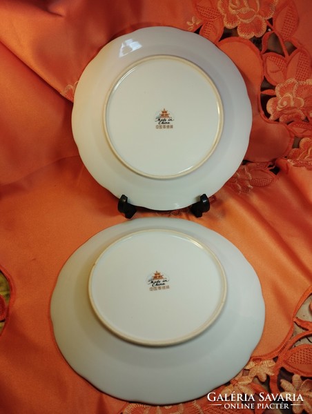 2 pcs. Romantic scenic Chinese porcelain plate