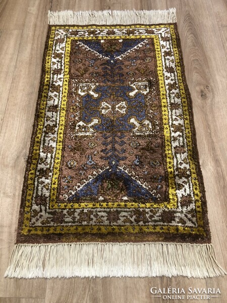 Hand-knotted cotton-silk Persian rug, 53 x 101 cm