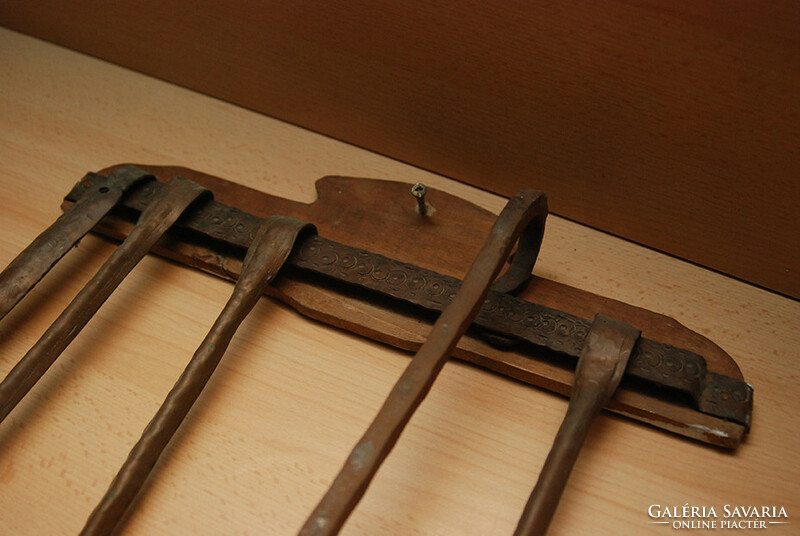 Red copper kitchen utensils - with holder