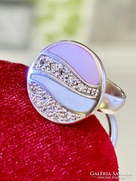 Dazzling solid silver ring with zirconia stones and mother-of-pearl inlay