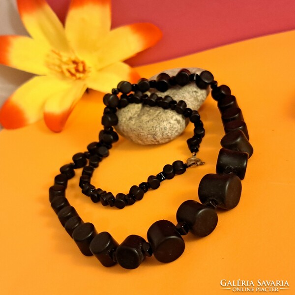 Onyx string of beads.