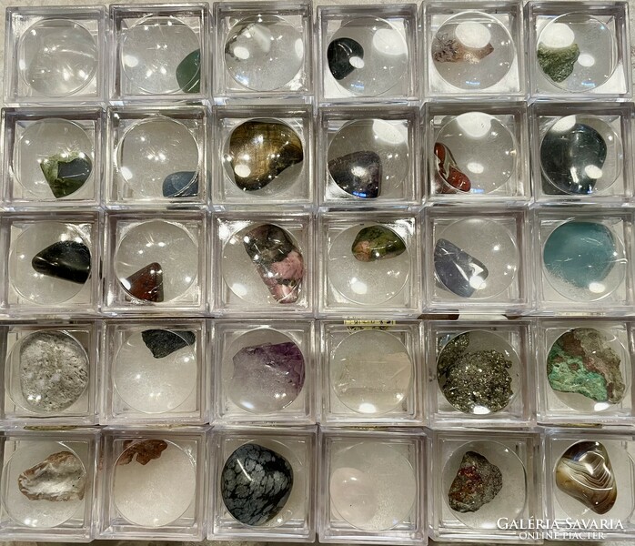 A collection of 30 minerals is also a Moroccan stone