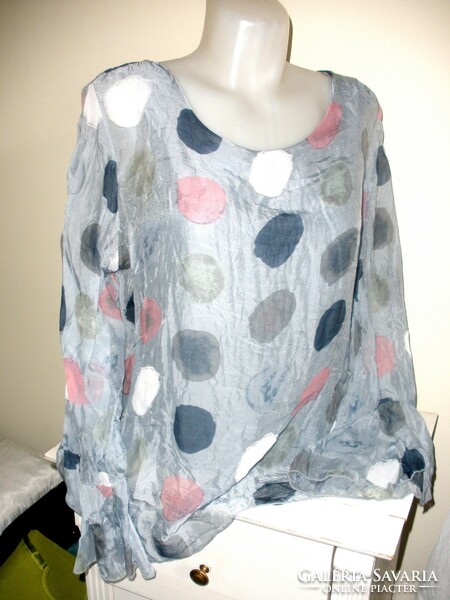 Top light blue with silk content, speckled
