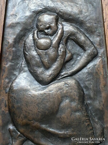 Sculptor Rezső Benkő (1912-1987) mother and child 1969 hammered bronze wall picture in a wide wooden frame