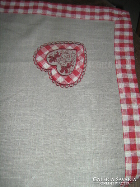 Wonderful Bavarian Style Red White Plaid Heart Applique Pattern Putto Angelic Tablecloth Set