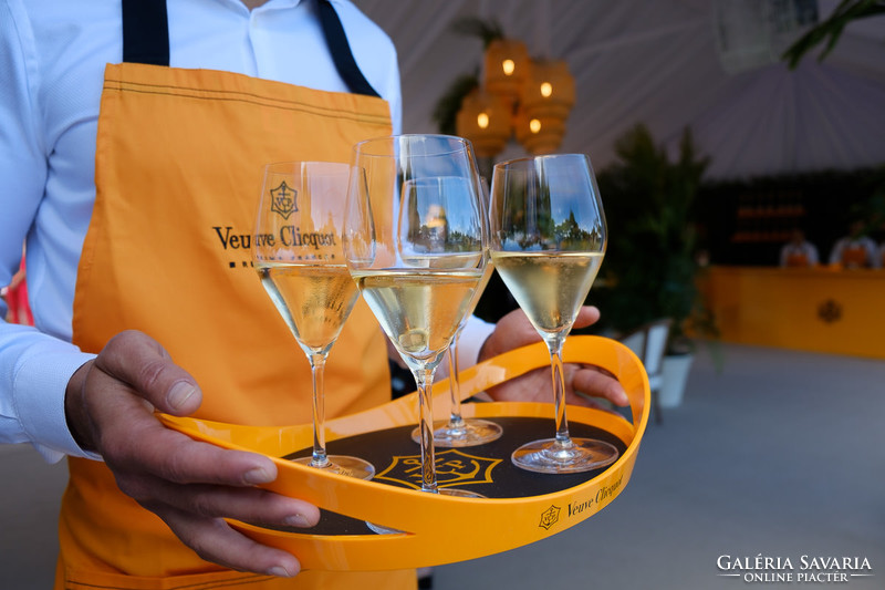 Champagne Veuve Clicquot pezsgő szervírozó tálca - Eredeti francia bárfelszerelés - Pezsgős ajándék