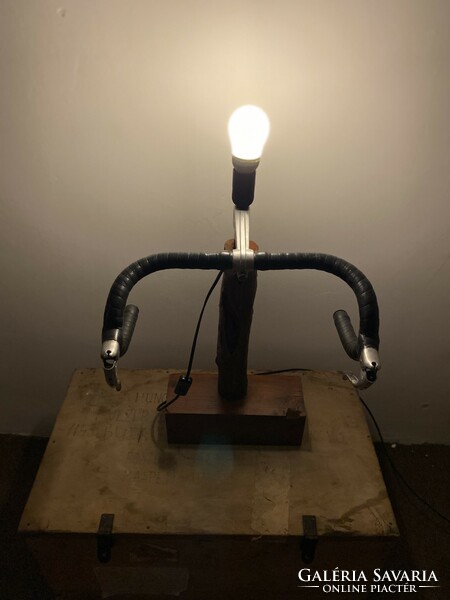 Egyedi design asztali dekor lámpa