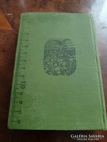 Military pocket book from 1928, in very good condition, with contemporary advertisements, cloth binding, collector's item