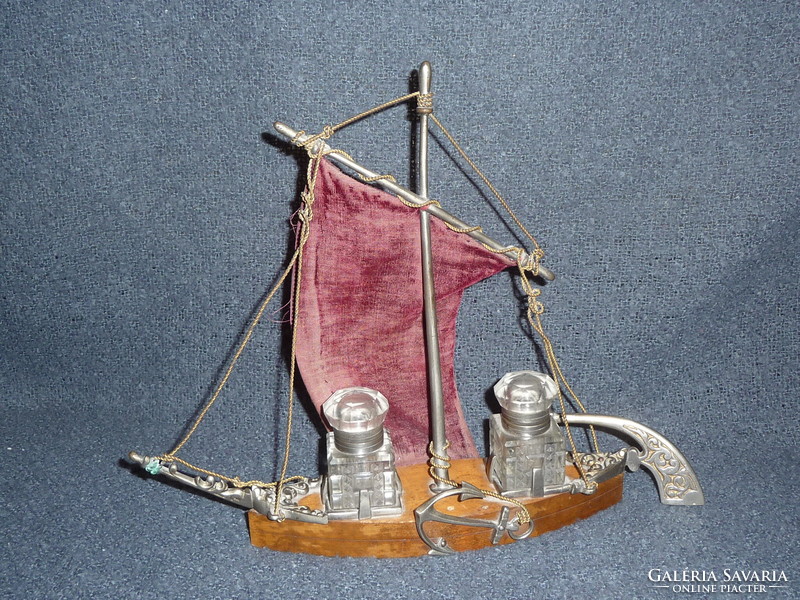 Antique inkstand sailing boat-shaped inkstand with polished glasses, special figural inkstand