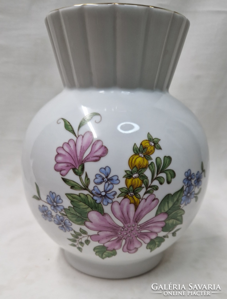 Zsolnay kézzel festett virágmintás galléros hibátlan állapotú gömb porcelán váza 18 cm.