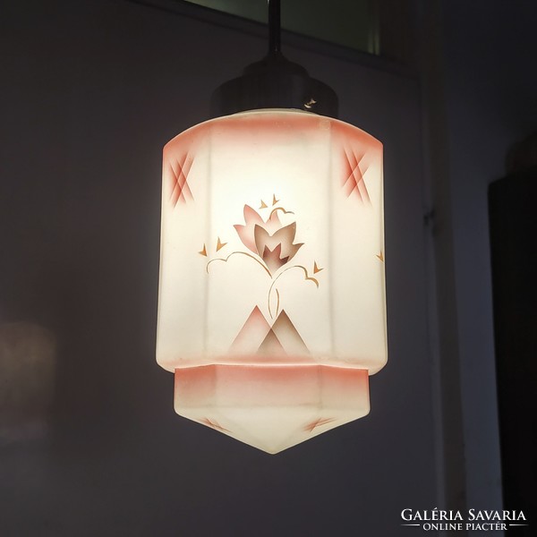 Art deco nikkelezett mennyezeti lámpa felújítva, különleges formájú, spritzdekoros tejüveg búra