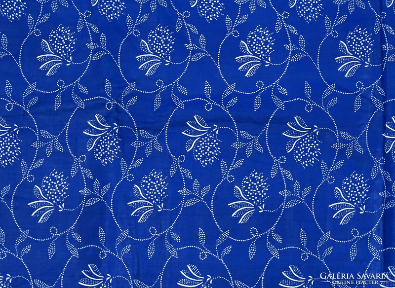 1Q834 Hajtogatott virágos kékfestő anyag 76 x 200 cm