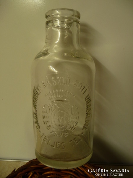 Count Károlyi László milk bottle