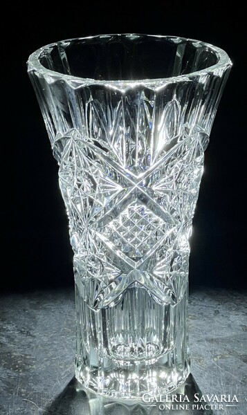 The giant crystal glass vase (3 kg) is flawlessly beautiful!