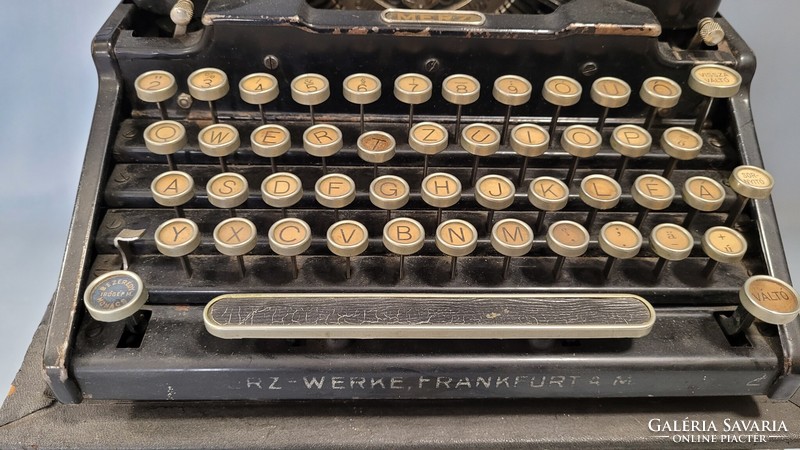 Régi Merz írógép