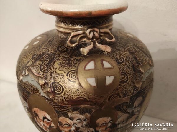 Antique patina beautiful multi-person Japanese satsuma porcelain vase Asia 916 8637