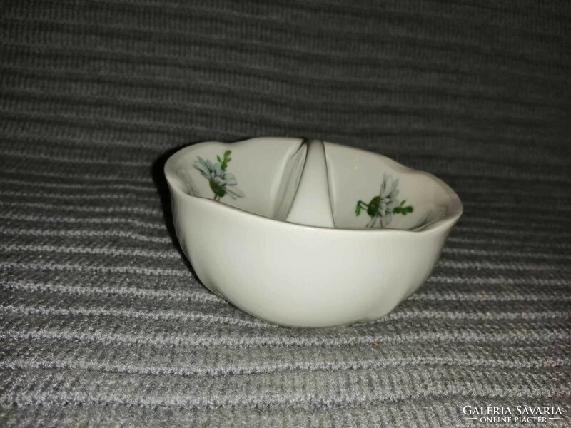 Tabletop porcelain salt shaker (a12)