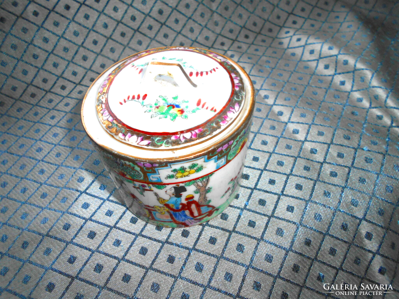 Kínai kézzel festett porcelán  doboz