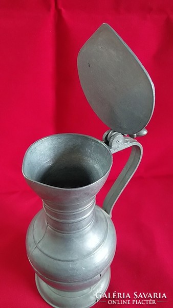 Pewter, zinn, zinn lidded jug with pouring mark, undamaged condition, acorn