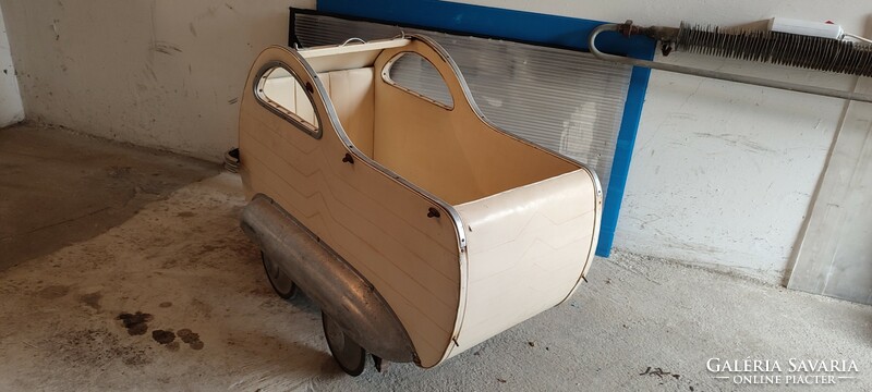 Retro original Ikarus stroller